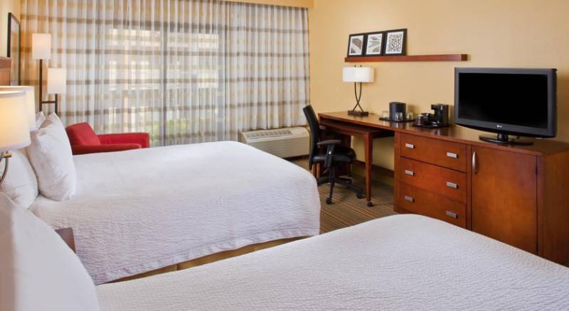 Courtyard by Marriott Orlando Airport