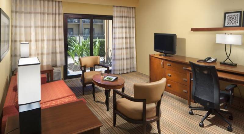 Courtyard by Marriott Orlando Airport