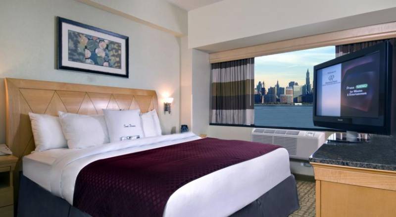 DoubleTree by Hilton Hotel & Suites Jersey City