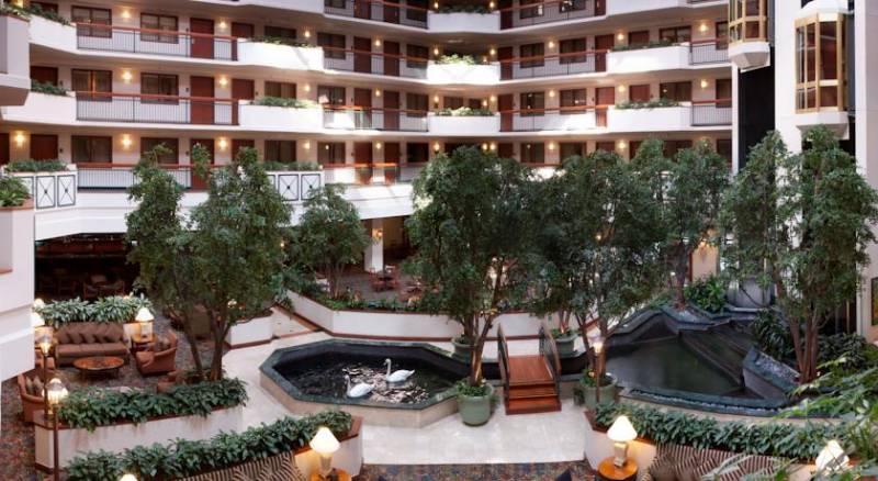 Embassy Suites Dallas - Near the Galleria