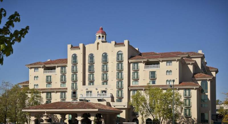 Embassy Suites Indianapolis North