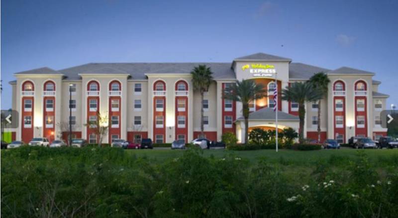 Holiday Inn Express & Suites Orlando International Airport