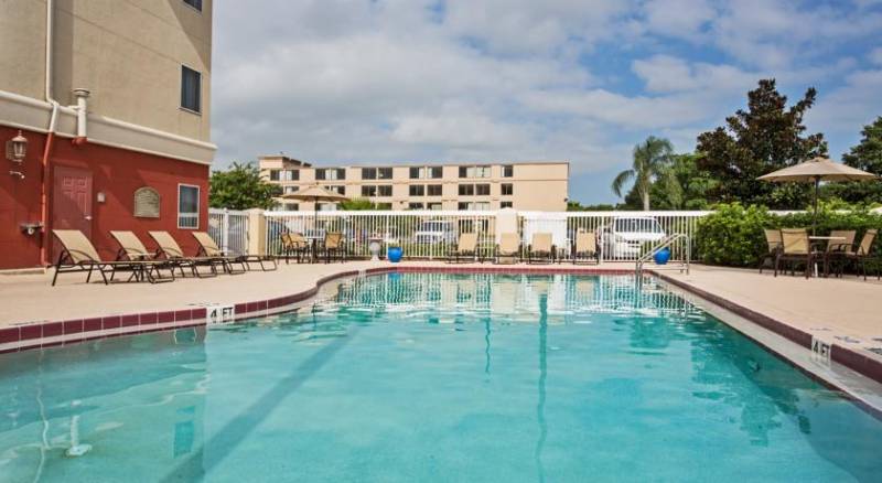 Holiday Inn Express & Suites Orlando International Airport