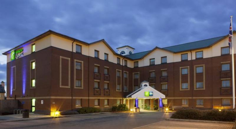 Holiday Inn Express Bristol North