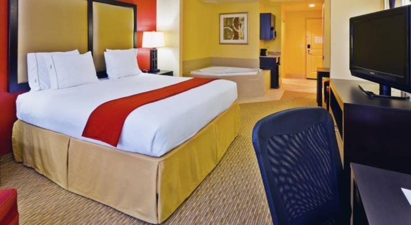 Holiday Inn Express Nashville-Opryland