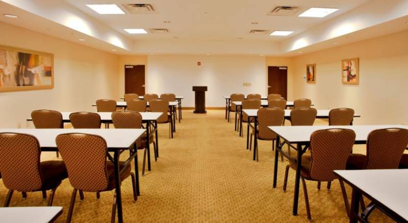 Holiday Inn Express Orlando-Ocoee East