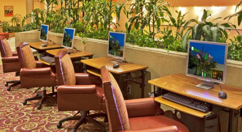 Holiday Inn Orlando International Airport