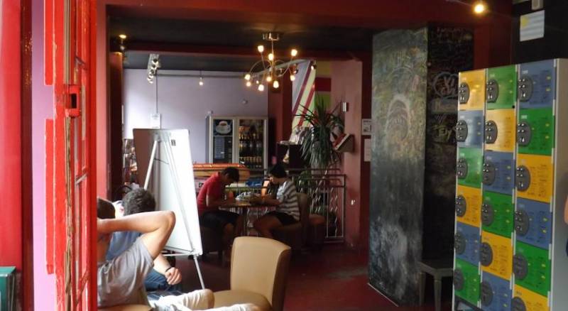 Le Montclair Montmartre Hostel & Budget Hotel