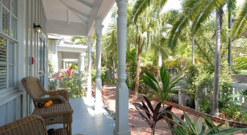 Lighthouse Court Hotel - Key West