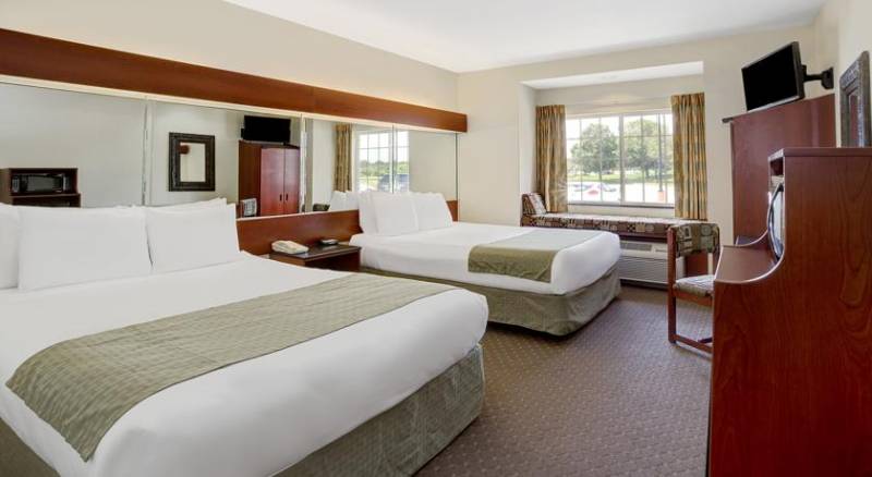 Microtel Inn & Suites by Wyndham Indianapolis Airport