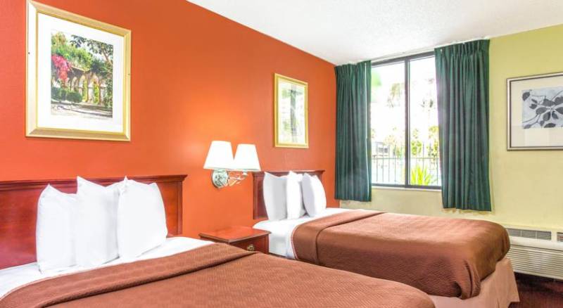 Travelodge Fort Lauderdale Beach