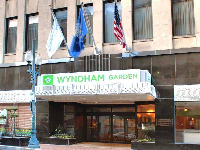 Wyndham Garden Baronne Plaza