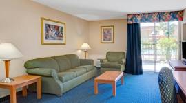 Baymont Inn and Suites Florida Mall