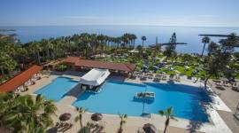 Cavo Maris Beach Hotel