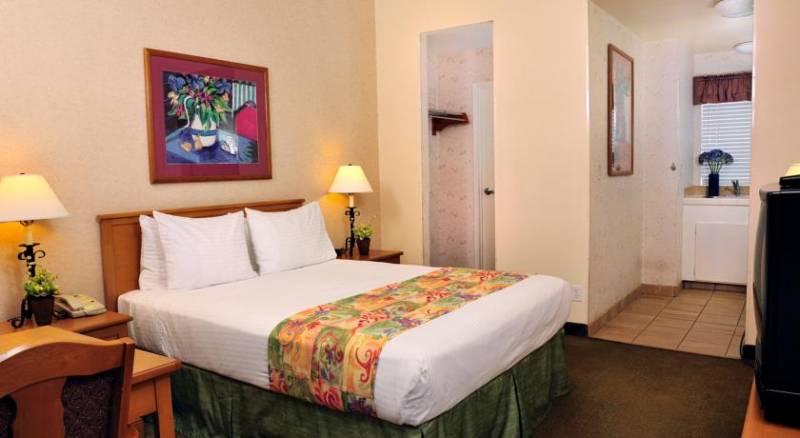 Best Western Lamplighter Inn & Suites at SDSU