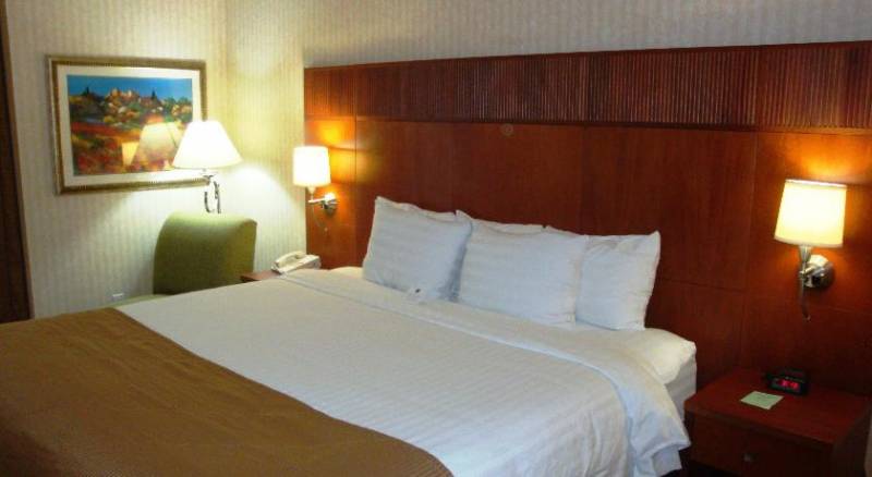 Clarion Hotel Portland Airport