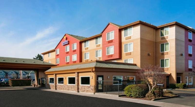 Comfort Inn & Suites-Portland Airport