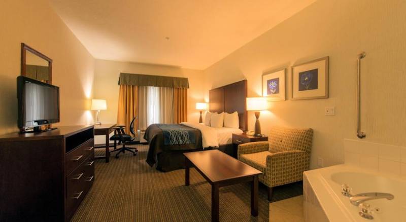 Comfort Inn & Suites-Portland Airport