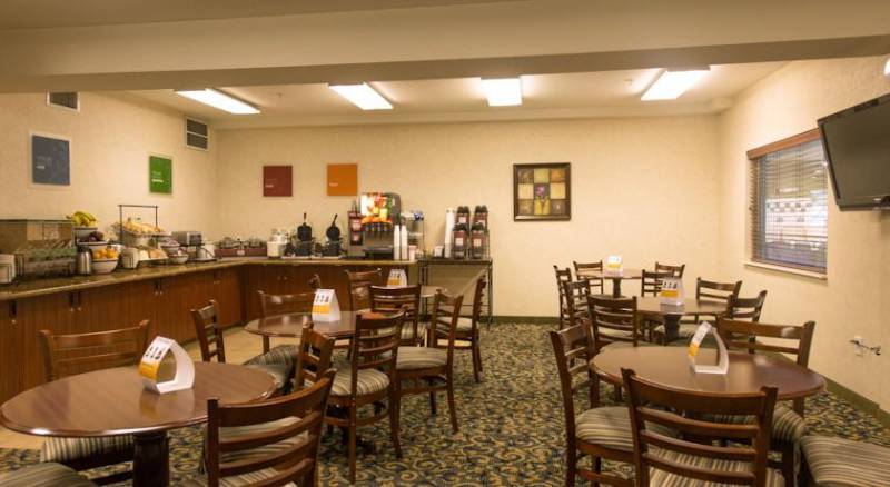 Comfort Inn & Suites-Portland Airport