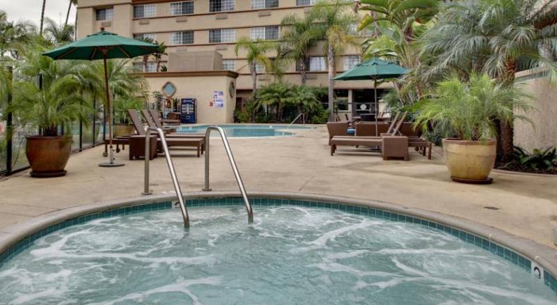 Comfort Inn & Suites Zoo SeaWorld Area