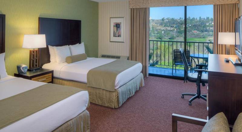 Crowne Plaza Hotel Mission Valley