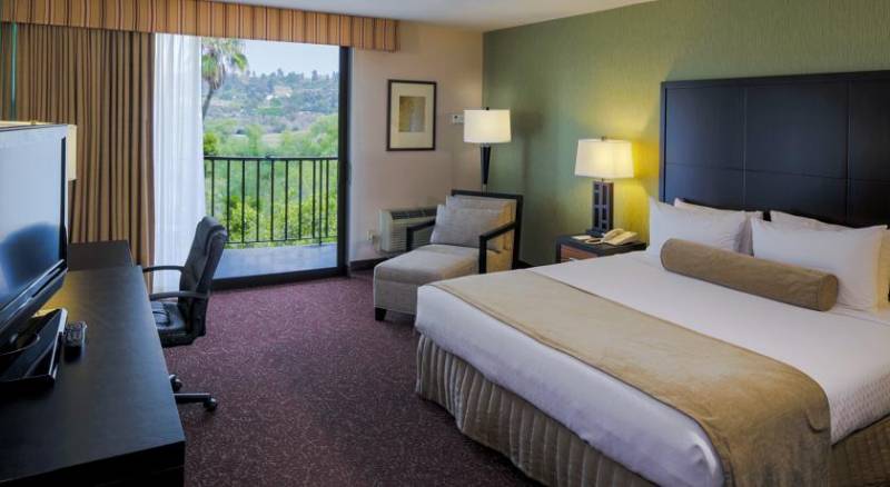 Crowne Plaza Hotel Mission Valley