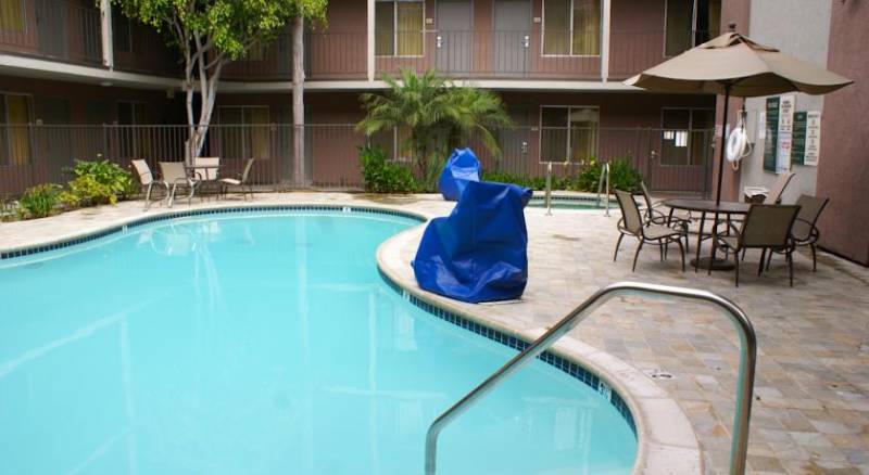 Days Inn San Diego Near Sea World