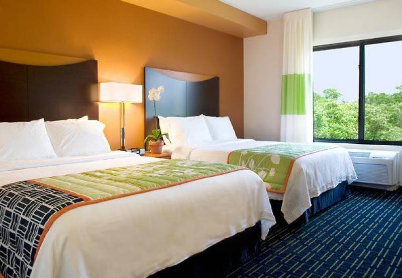 Fairfield Inn & Suites-Washington DC