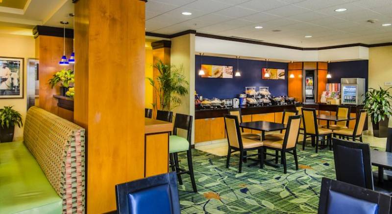 Fairfield Inn & Suites-Washington DC