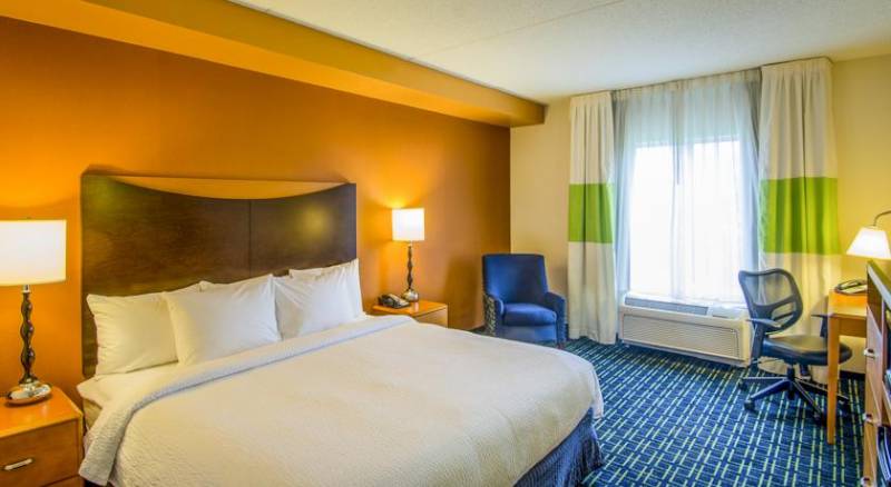 Fairfield Inn & Suites-Washington DC