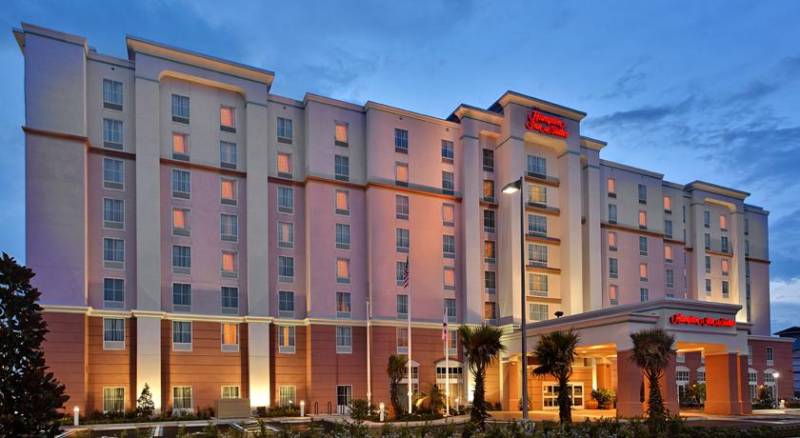 Hampton Inn & Suites Orlando Airport at Gateway Village