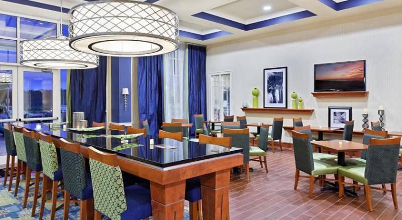 Hampton Inn & Suites Orlando Airport at Gateway Village