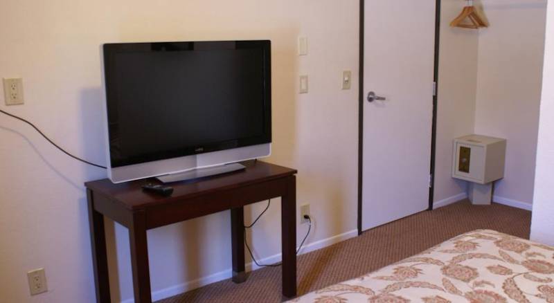 Harborview Inn & Suites-Convention Center-Airport-Gaslamp-Seaworld-Zoo-Balboa Park