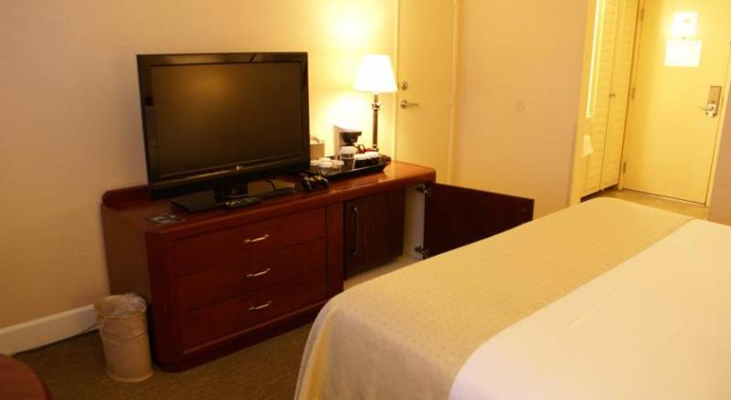 Holiday Inn San Diego Bayside