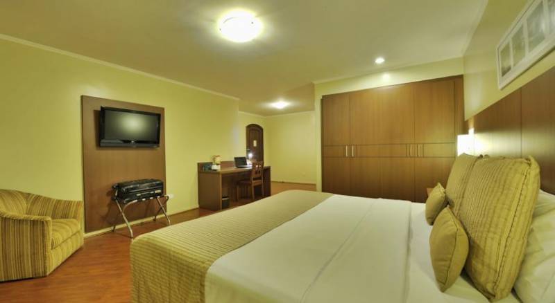 Hotel Deville Business Curitiba