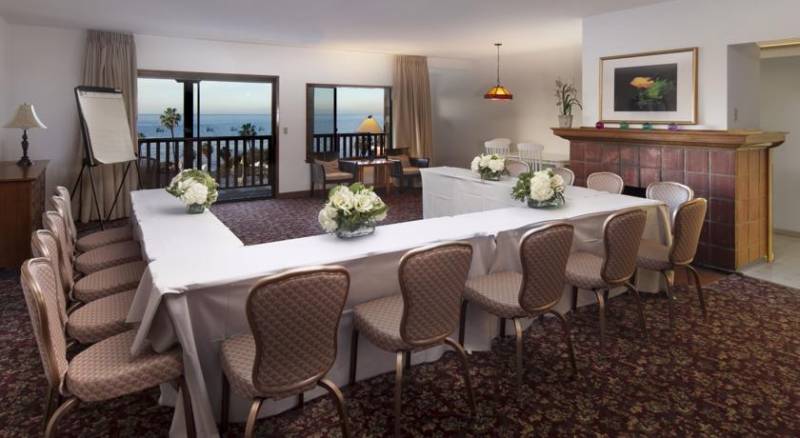 La Jolla Cove Suites