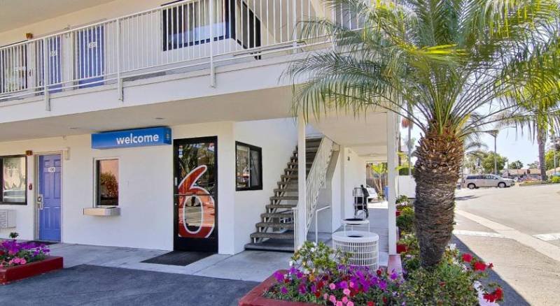 Motel 6 Santa Barbara-State