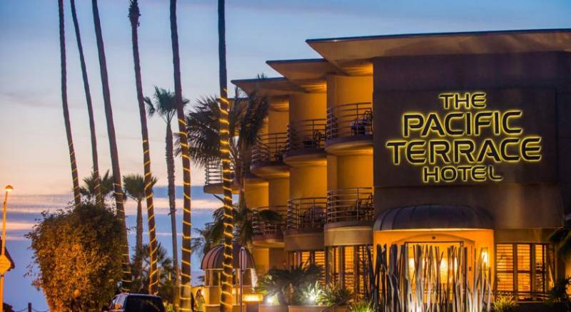 Pacific Terrace Hotel