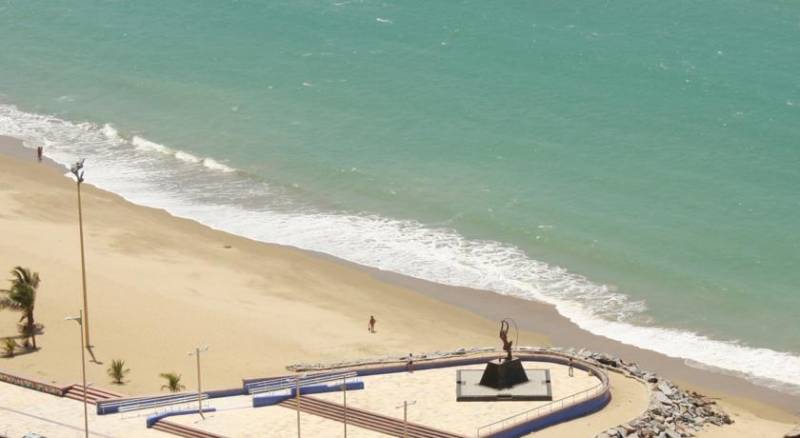 Plaza Praia Suítes