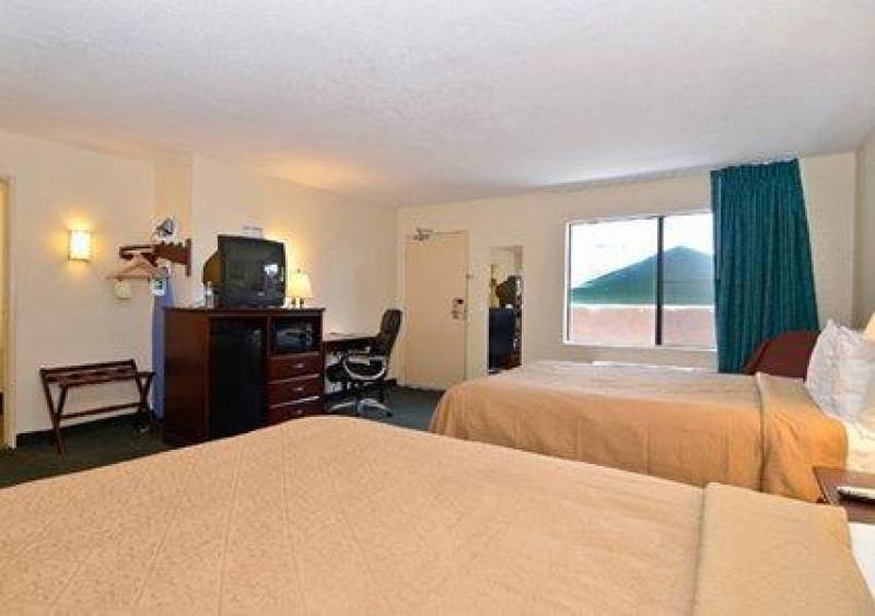 Quality Inn I-5 Naval Base