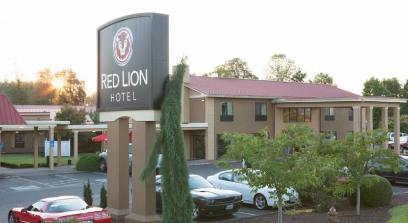 Red Lion Hotel Portland Airport