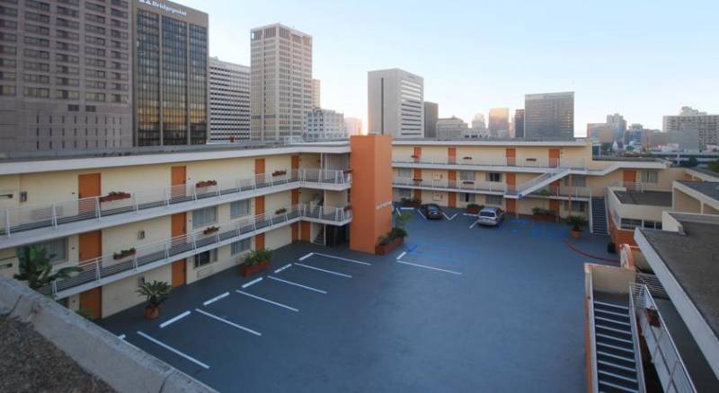 Red Roof Inn San Diego Downtown