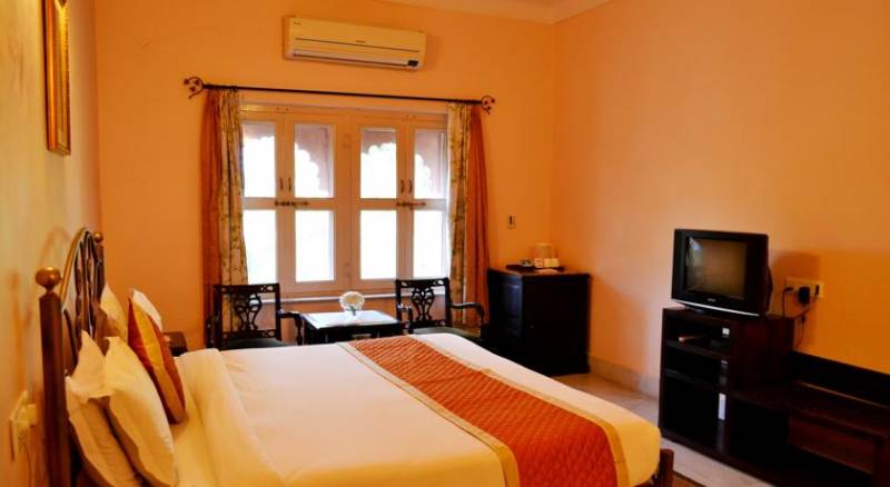 Suryaa Villa - A City Centre Hotel