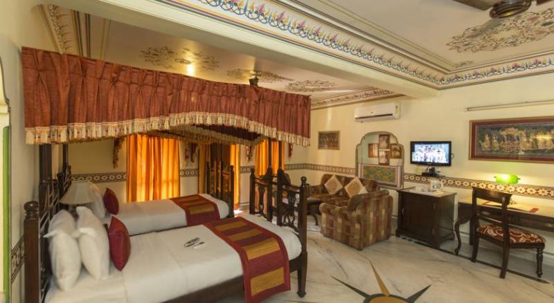 Umaid Bhawan - Heritage Style Hotel