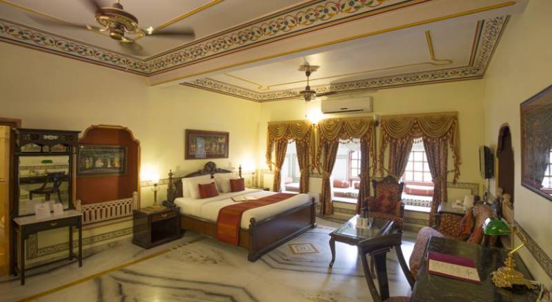 Umaid Bhawan - Heritage Style Hotel