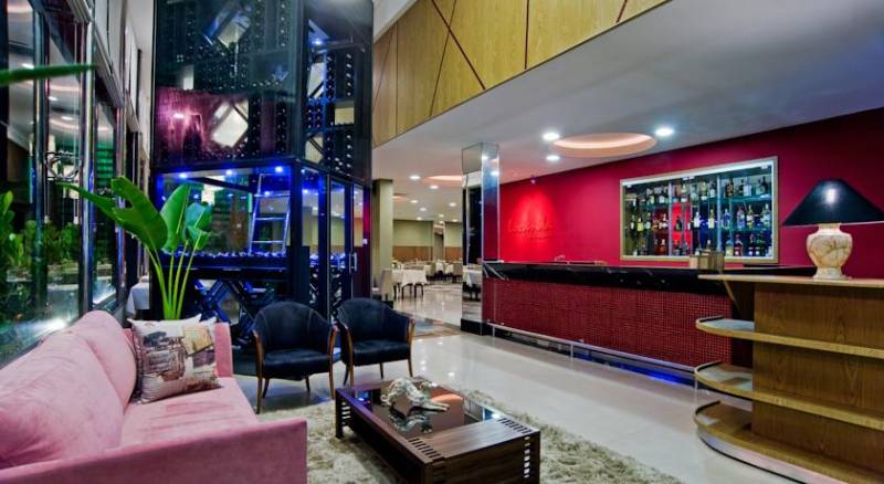 Wyndham Golden Foz Suites