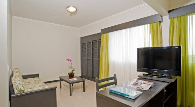 Wyndham Golden Foz Suites