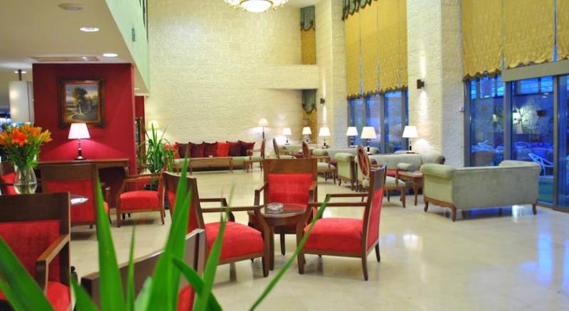 Al Fanar Palace Hotel and Suites