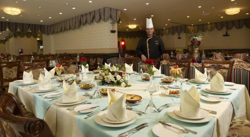 Al Safwah Royale Orchid Hotel