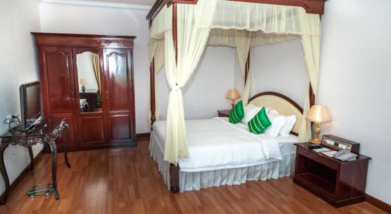 Angkor Holiday Hotel